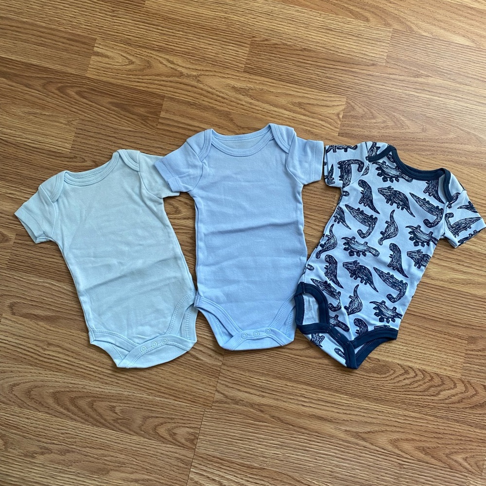 The Peanutshell Layette-3 onesies 3 months